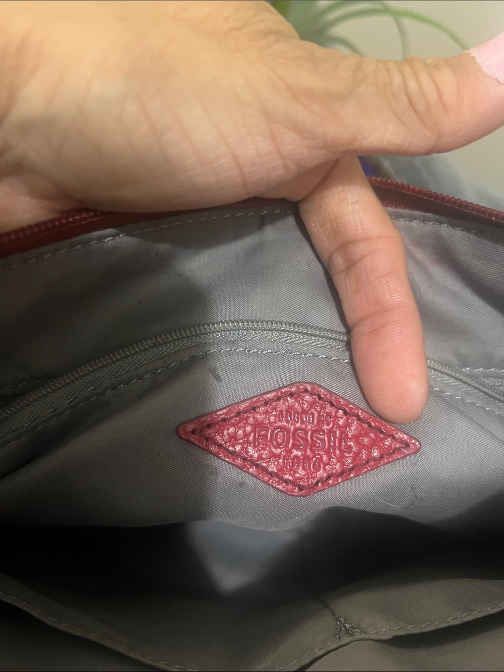 Fossil Red Pebbled Leather Crossbody Bag EUC RETAIL $179 - Picture 7 of 9